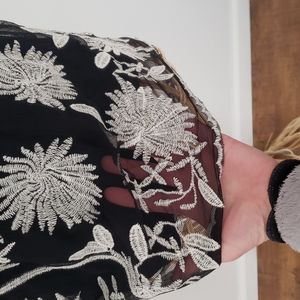 🖤 3/$15 Lace Overlay Top